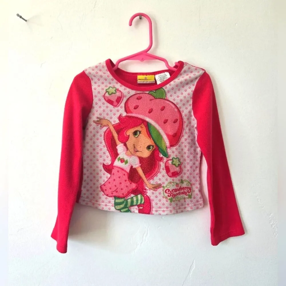 2013 Strawberry Shortcake Girls Pajama Top Shirt Youth Size 4-5 Runs Small Pink
